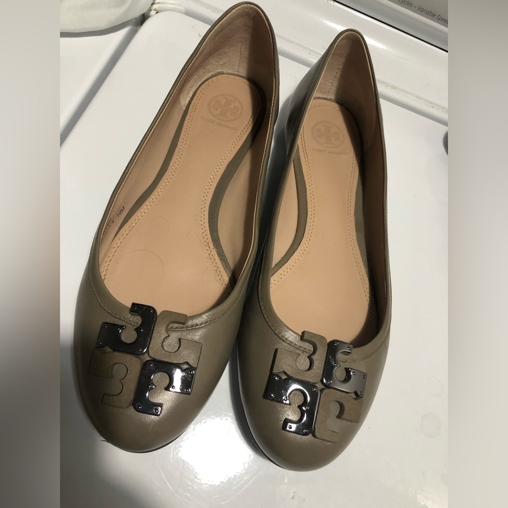VGUC Tory Burch taupe flats